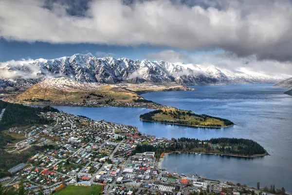 Queenstown. Lake Wakatipu. (50854629786)