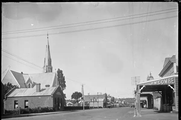 View of the main street in Balclutha, 1926 ATLIB 301048