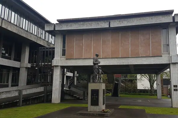 Upper Hutt building and sculpture (2020 LM) 21